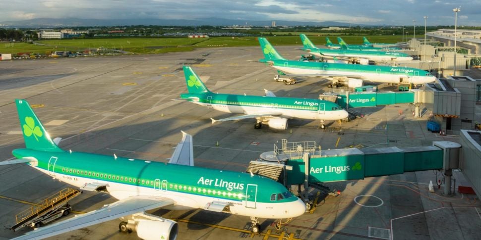 Aer Lingus pilots to vote on L...