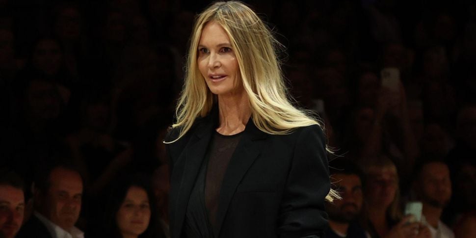 Elle Macpherson’s ‘holistic’ b...