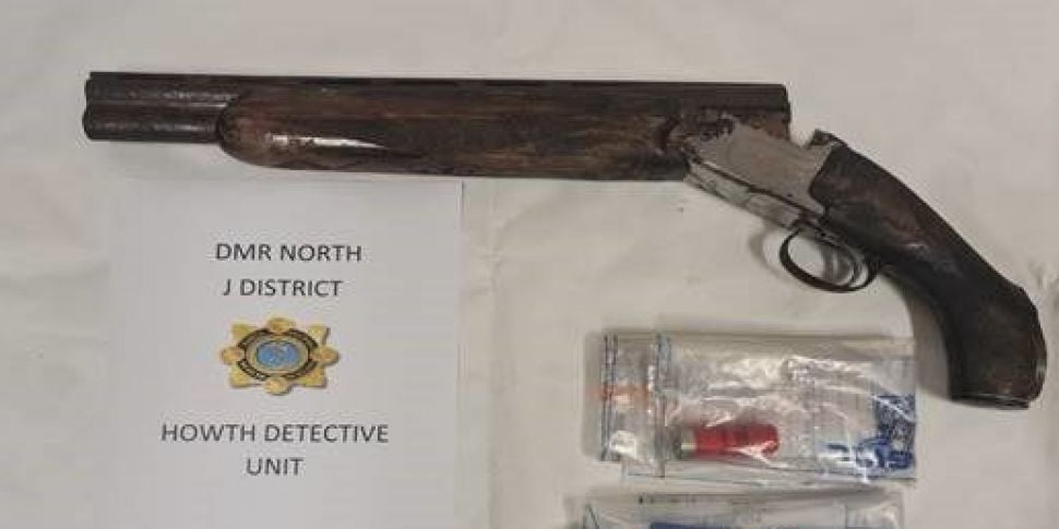 Gardaí find sawn-off shotgun a...