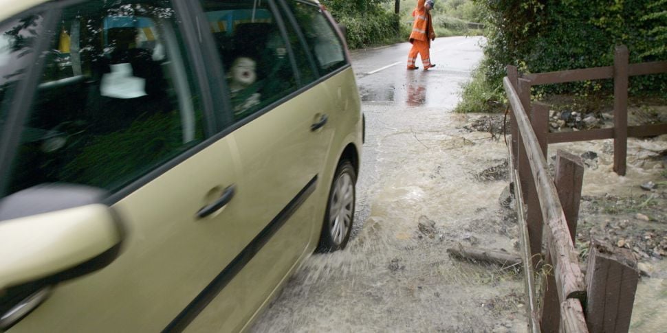 Weather warnings: Road users u...