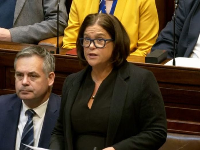 Sinn Féin leader defends not n...