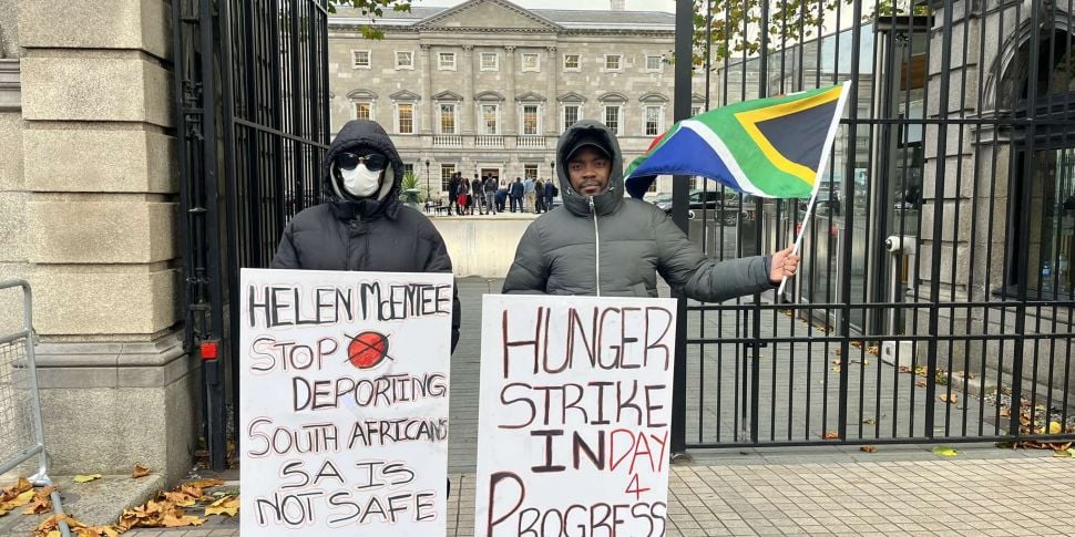 Asylum seekers begin 'hunger s...