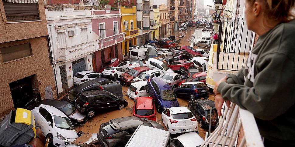 Spain flooding: At least 90 pe...