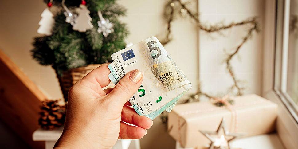 Christmas Spending: Top saving...