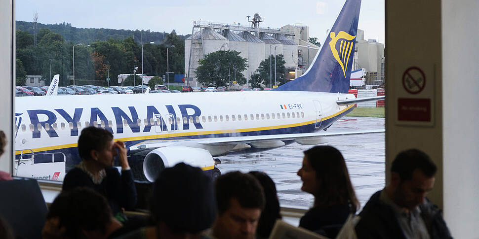 Dublin Airport passenger cap c...