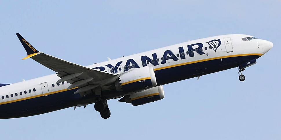 Ryanair sues a passenger - sho...