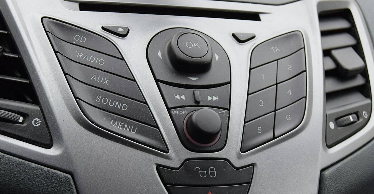 Should cars ditch touchscreens and go back to buttons? | Newstalk