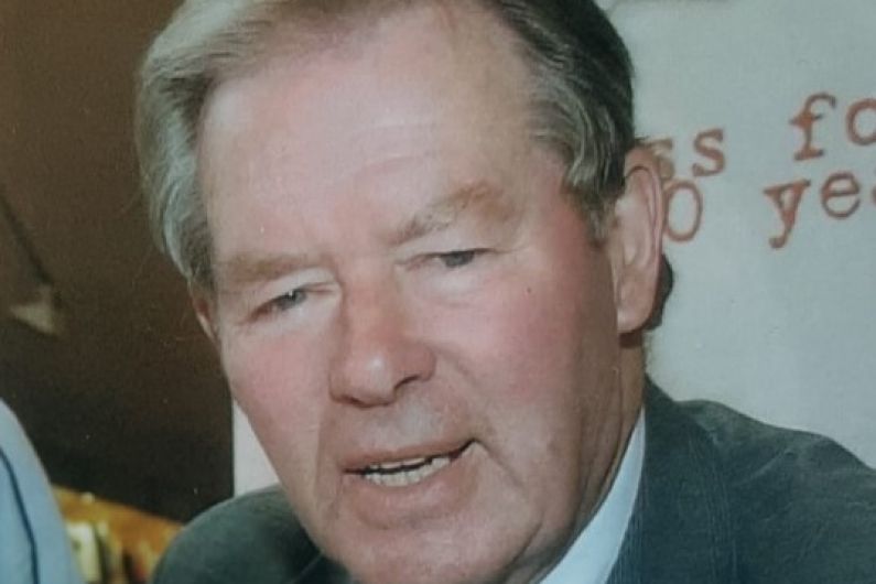 Local tributes paid to Micheál Ó Muircheartaigh