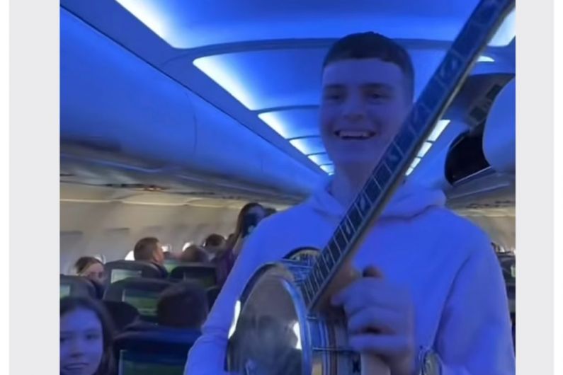 Listen Back: Delayed flight turns into a modern day C&eacute;il&iacute; by Cavan musicians