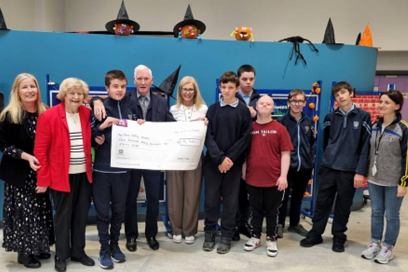 Almost &euro;5k raised for Holy Family School by local man