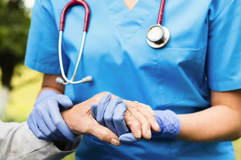 Local councillors says healthcare staff treated like 'zeros' with delays to Covid bonus payment