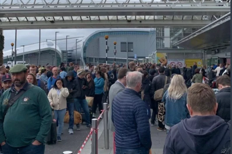 Cavan man labels Dublin Airport 'atrocious' as Ryanair calls for army to be brought in