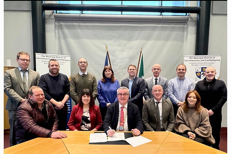 Contracts signed for enhancement works at Lough Muckno