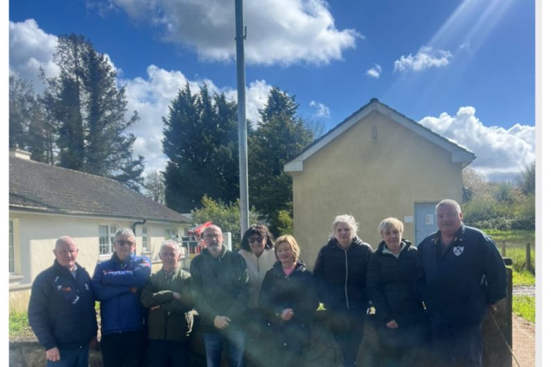 Scotshouse locals stand up against mast 12ft from child's bedroom