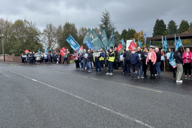 Frustrated health workers protest in Cavan