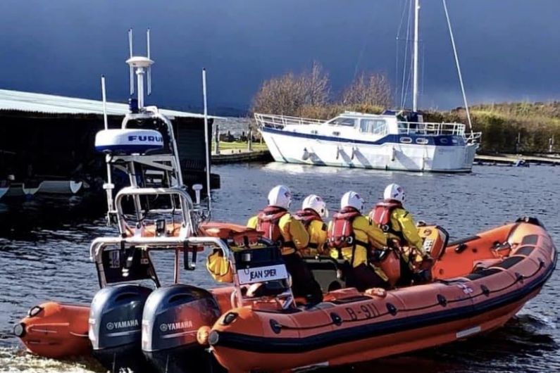 Lough Derg RNLI rescues 2 people on yacht