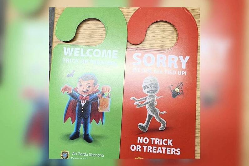 Local Garda&iacute; introduce door signs for 'Trick Or Treating'