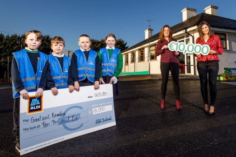 Cavan primary school wins €10,000 in the Aldi Play Rugby sticker competition
