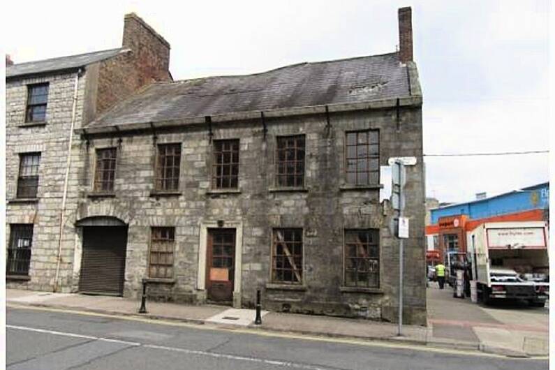 Council examining Monaghan town building after concerns over safety