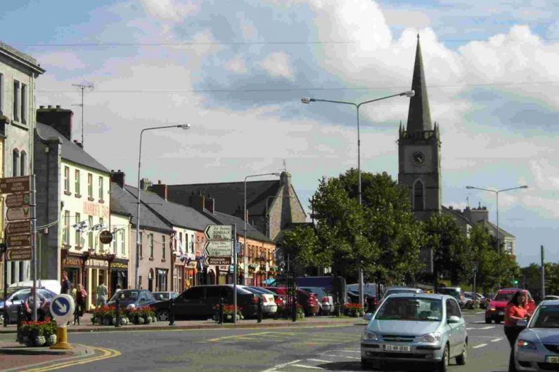 Local councillor calls for repairs to street lights in Carrickmacross