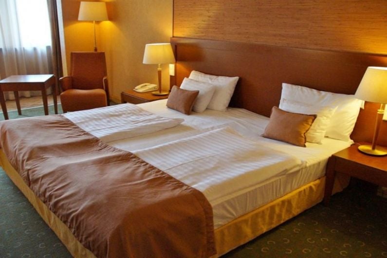 The Government is putting an end to the emergency accommodation centre in a Monaghan hotel