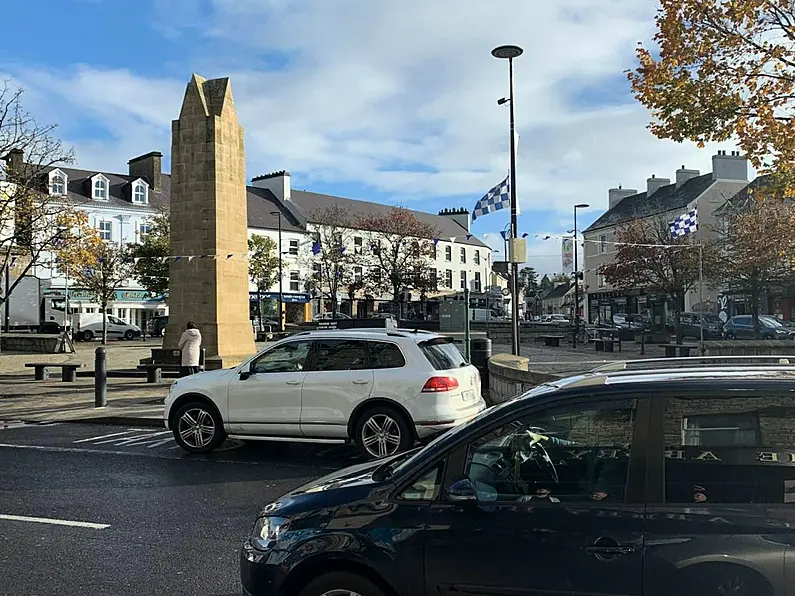 Councillors differ over clampdown on illegal parking in Donegal Town