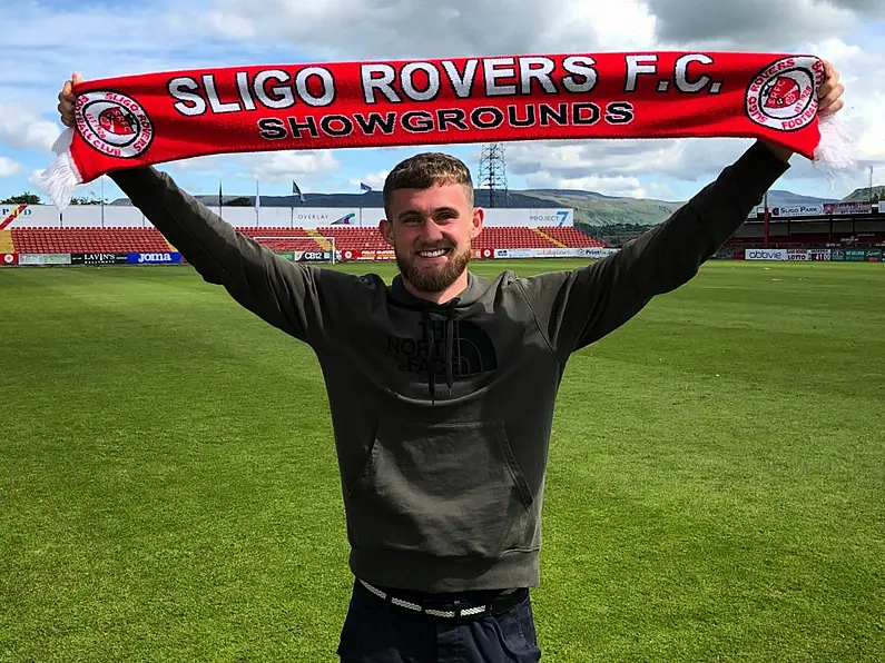 Lewis Banks extends contract with Sligo Rovers