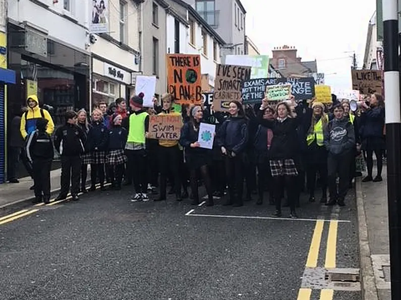 Over 500 students take part in climate change demonstration in Sligo