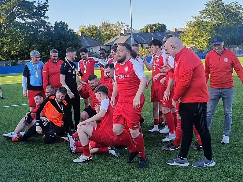 Cartron Utd deny Carbury a league & cup double