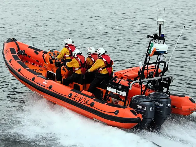 Boat brought safely to shore after getting into difficulty off Sligo Bay