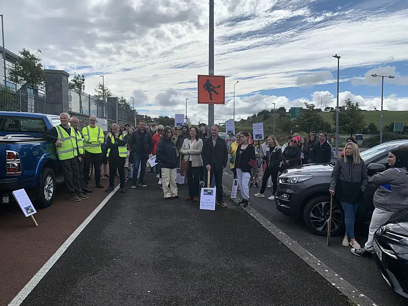 Rally to highlight the lack of school bus places taking place in Sligo Town today