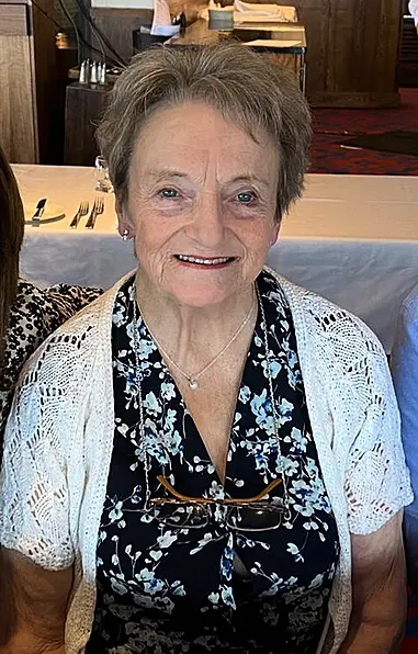 Maura McMenamin (Nana)