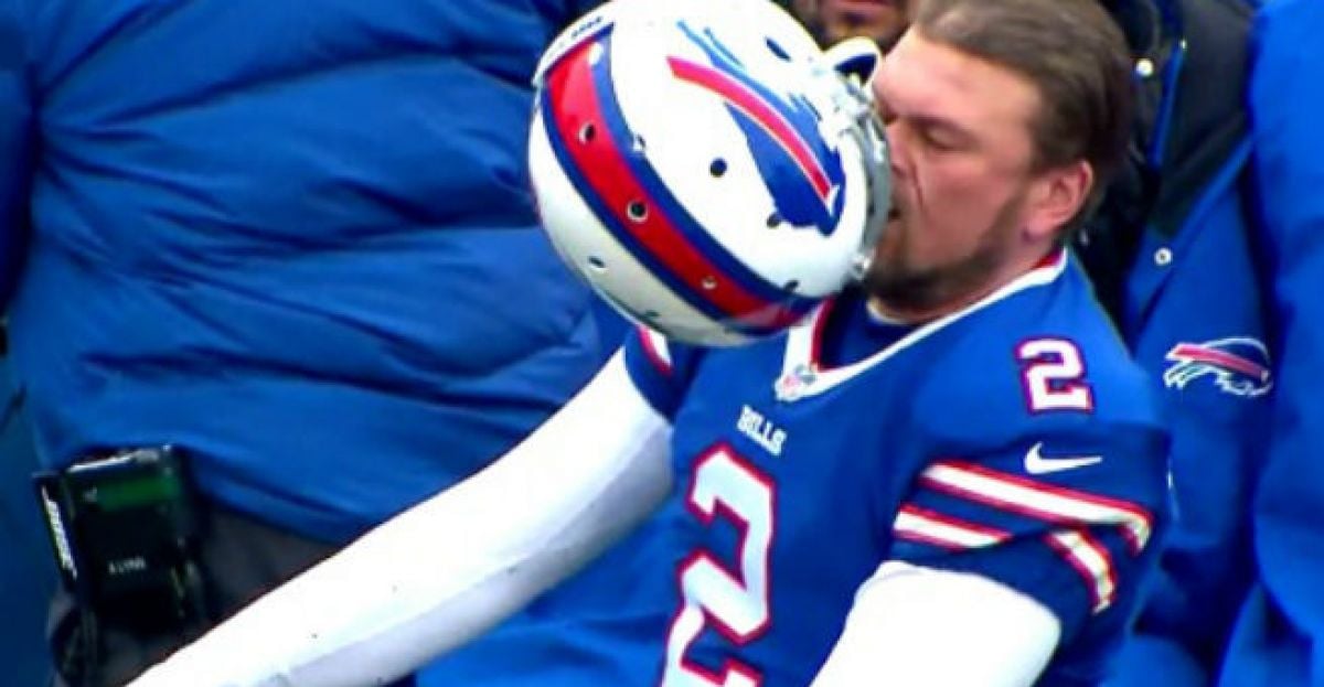 WATCH NFL player hit himself in the face with his helmet after missing