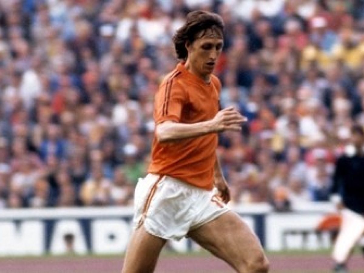 Johan Cruyff of the Los Angeles Aztec's before a match in Los