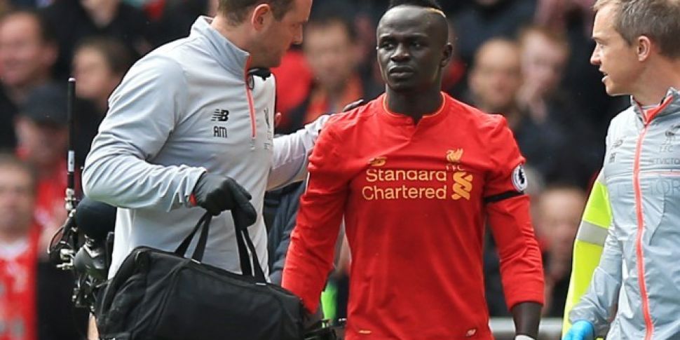 Sadio Mane injury 'doesn't look good' | Off The Ball