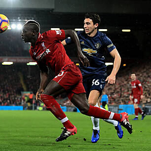 Is It Wrong For A Man United F...