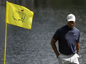 Masters Day 1: Tiger Woods sho...