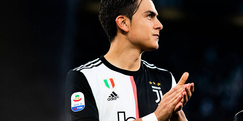 Manchester United in talks wit...