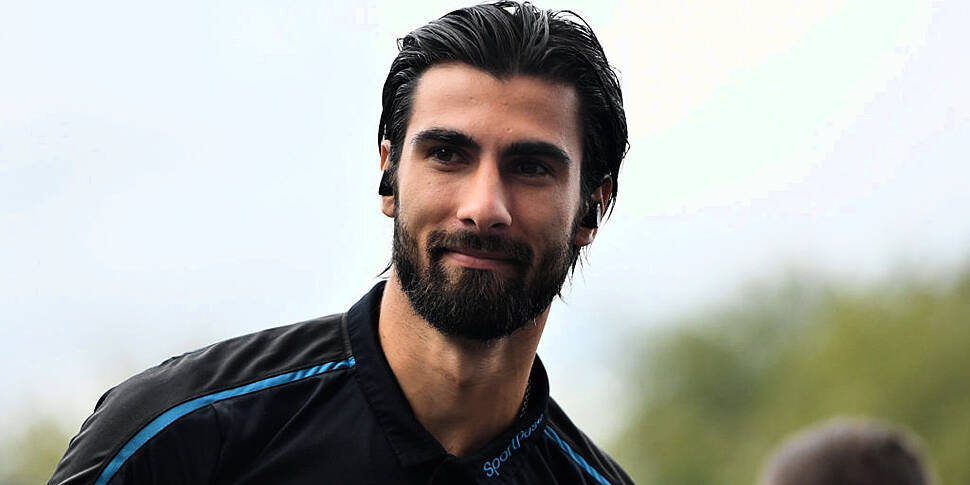 Everton's Andre Gomes discharg...