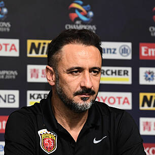 Everton's next manager, punchi...