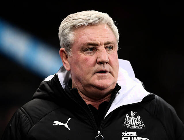 Steve Bruce bans Newcastle pla...