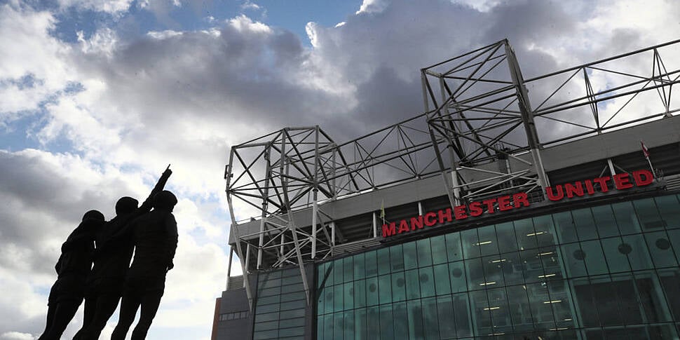 Manchester United suing Footba...