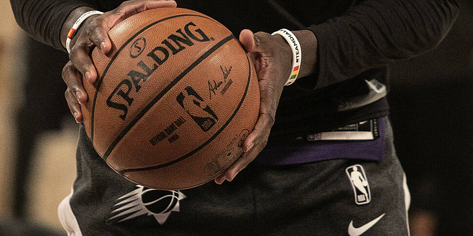NBA drawing up plans to play m...