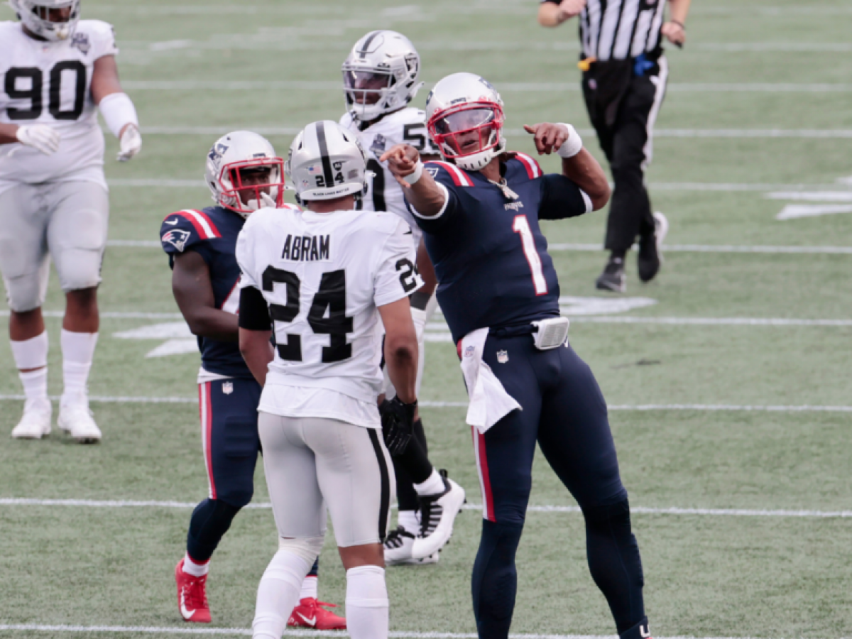 Seahawks' DK Metcalf fumbles away easy touchdown vs. Cowboys, redeems  himself later on