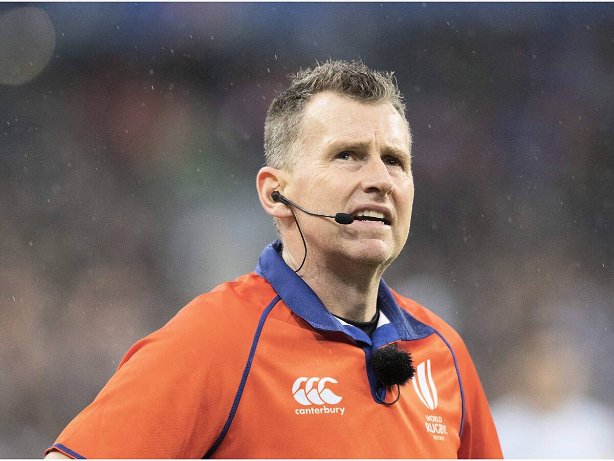 Nigel Owens Bows Out Of Refereeing International Rugby After 17 Year Career Off The Ball