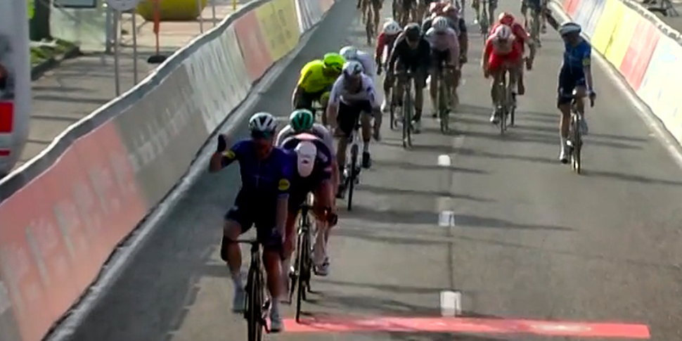Sam Bennett keeps field at bay...