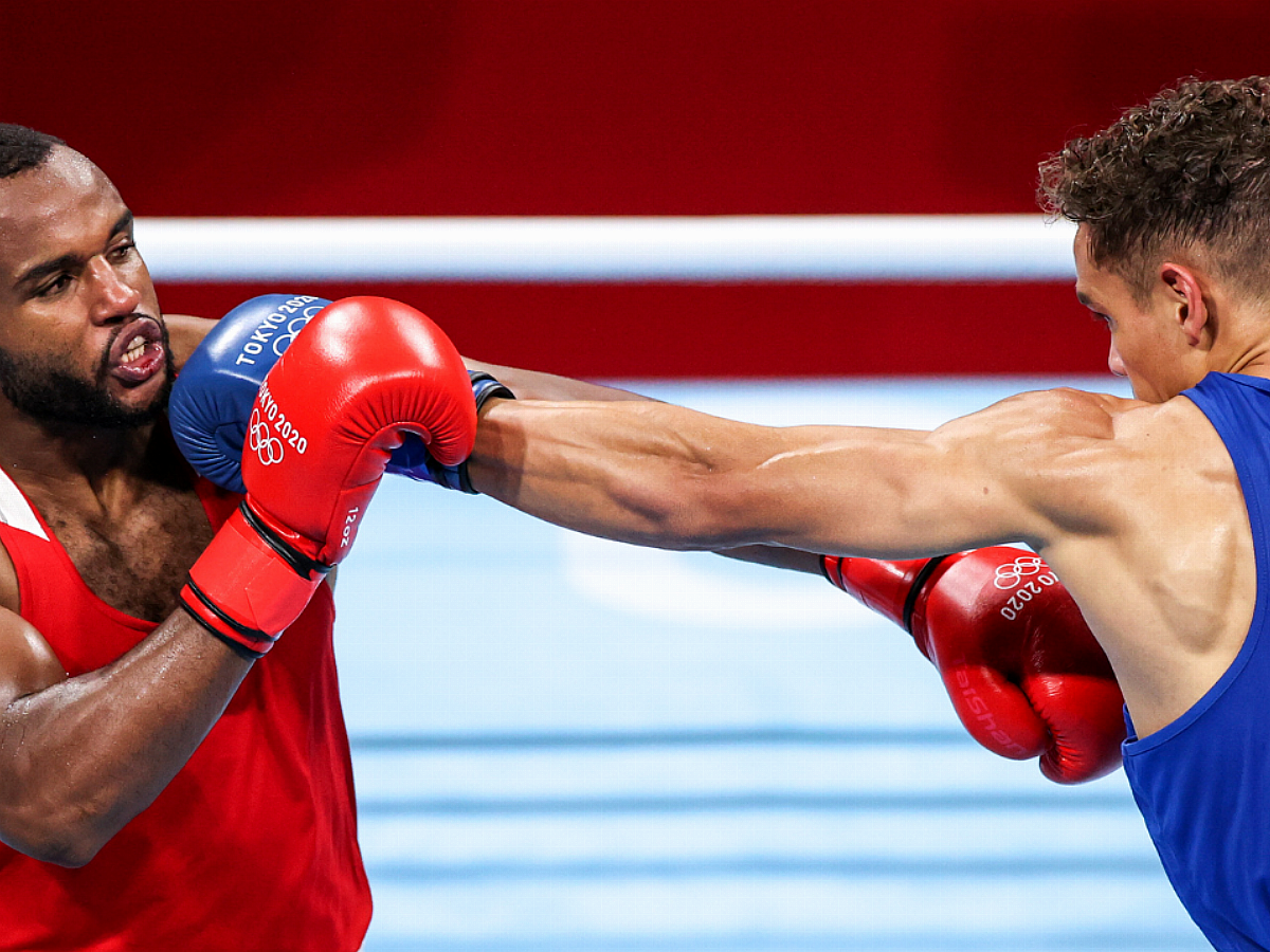 Boxer Youness Baalla Tries to Bite Opponent's Ear During Olympics Fight