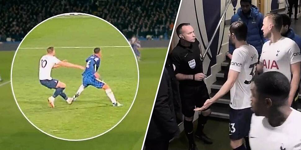 Harry Kane argues with referee...