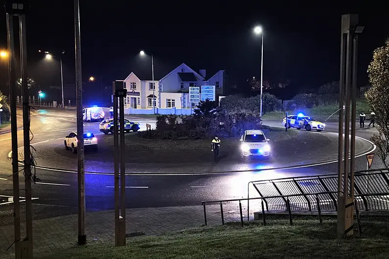 Gardaí seize €47,000 and suspected drugs at Killarney checkpoint