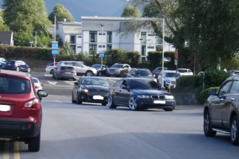 Barriers to be trialled to ease&nbsp;traffic problems at McDonald's Killarney
